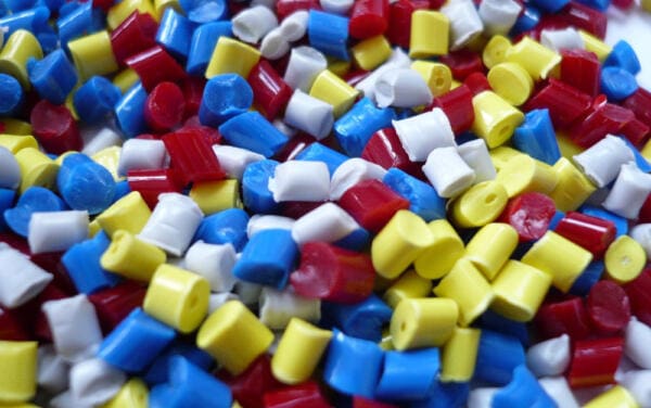Mixing Thermoplastic Compounds and Masterbatches