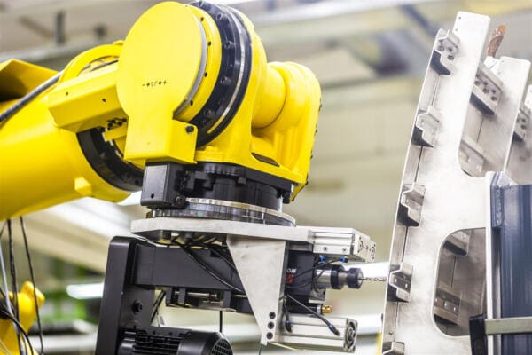  Long Reach with a High Payload: FANUC Expands M-900 Series