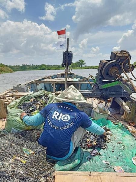 Summit Systems & Oceans Integrity partnership - boat