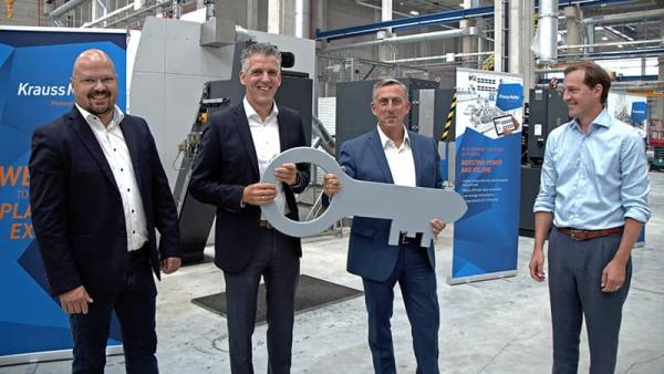 KraussMaffei Extrusion handover of keys at new plant in Laatzen