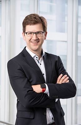 The image shows Johannes Kilian, Vice President Process and Application Technology, ENGEL.